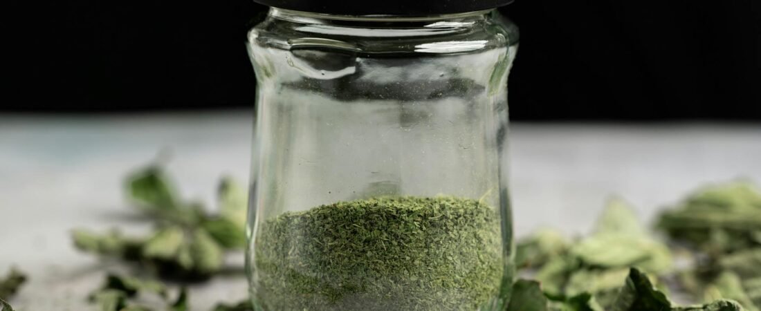 Fresh vs. Dried Herbs: When Each One Works Better and How to Use Them Correctly